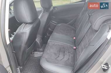 Хэтчбек Peugeot 308 2010 в 