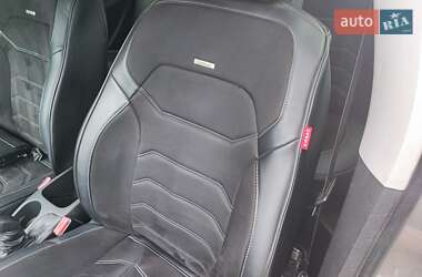 Хэтчбек Peugeot 308 2010 в 