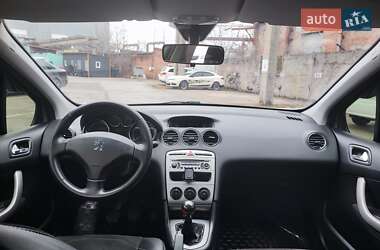 Хэтчбек Peugeot 308 2010 в 