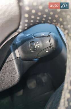 Хэтчбек Peugeot 308 2010 в 