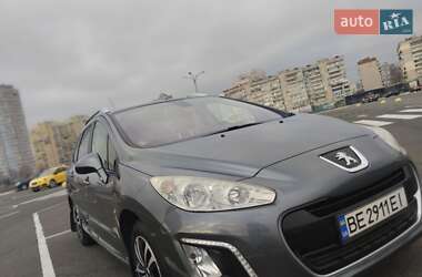 Универсал Peugeot 308 2011 в 