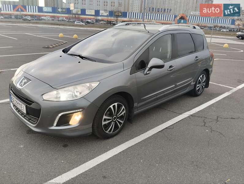Peugeot 308 2011