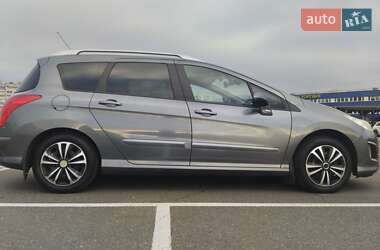 Универсал Peugeot 308 2011 в 