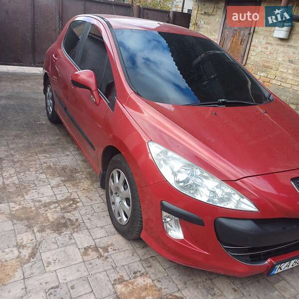 Хэтчбек Peugeot 308 2008 в Киеве