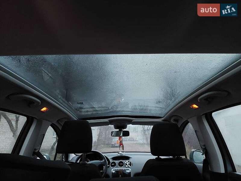 Универсал Peugeot 308 2010 в Коростене