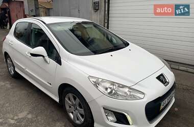 Хэтчбек Peugeot 308 2013 в 