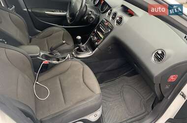 Хэтчбек Peugeot 308 2013 в 
