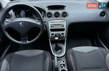 Хетчбек Peugeot 308 2008 в 