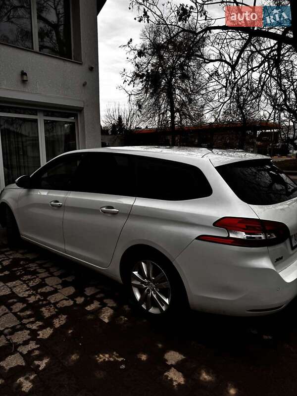 Універсал Peugeot 308 2015 в Мукачевому
