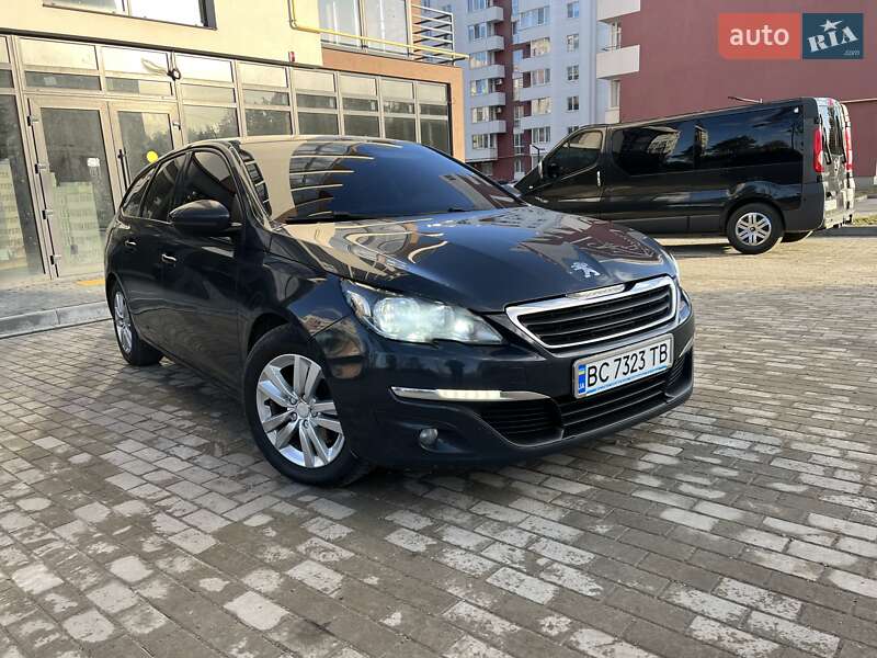 Універсал Peugeot 308 2015 в Новояворівську