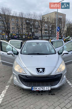 Хетчбек Peugeot 308 2008 в Рівному