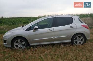 Хетчбек Peugeot 308 2011 в 