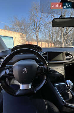 Универсал Peugeot 308 2014 в 