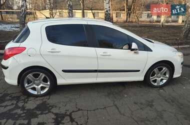 Хэтчбек Peugeot 308 2009 в 