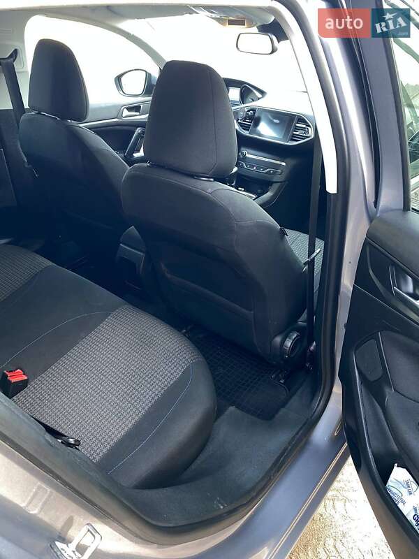 Хетчбек Peugeot 308 2018 в Гайвороні