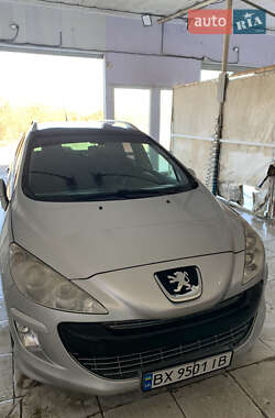 Универсал Peugeot 308 2011 в Городке