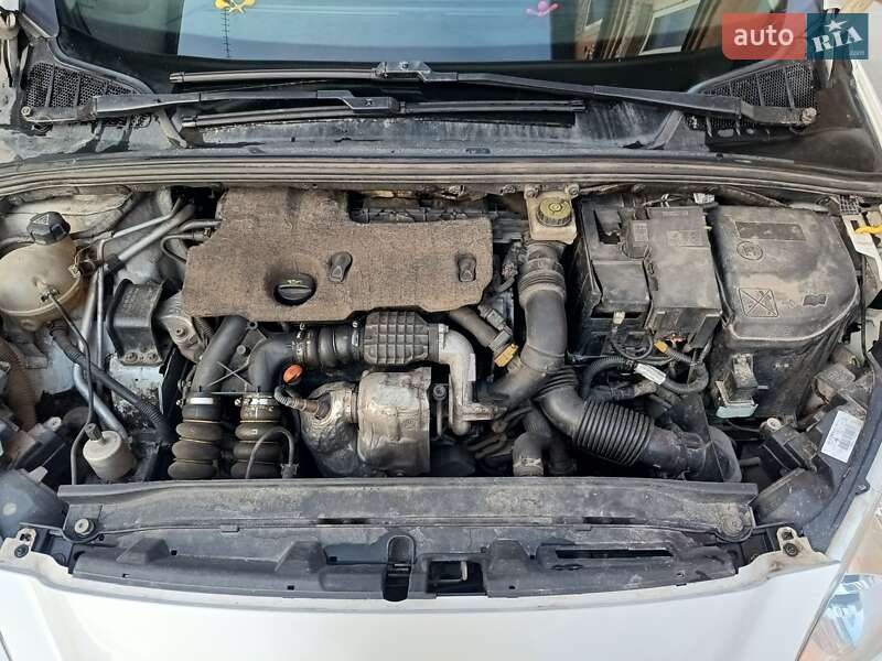 Универсал Peugeot 308 2013 в Дубно