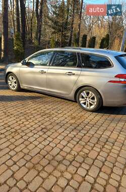 Универсал Peugeot 308 2015 в Трускавце