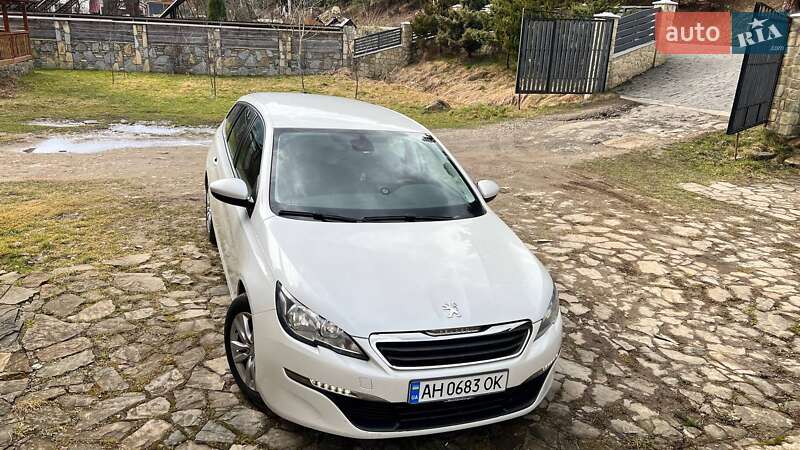 Універсал Peugeot 308 2015 в Яремчі