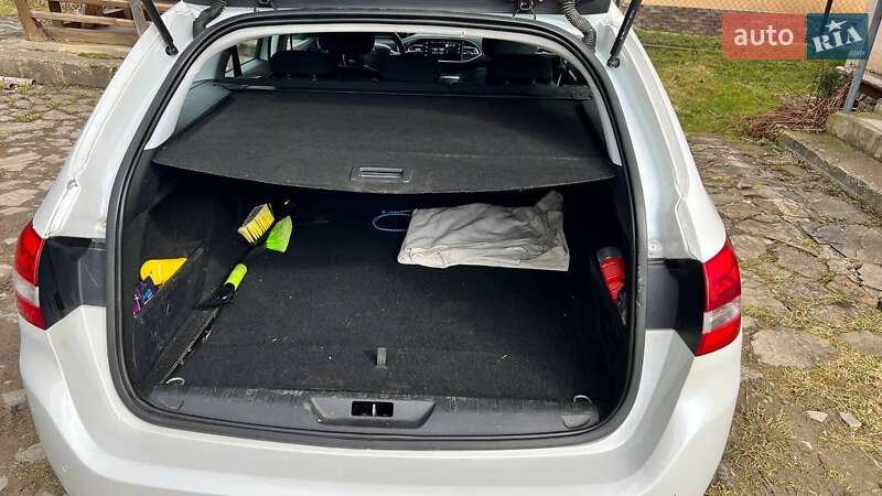 Універсал Peugeot 308 2015 в Яремчі