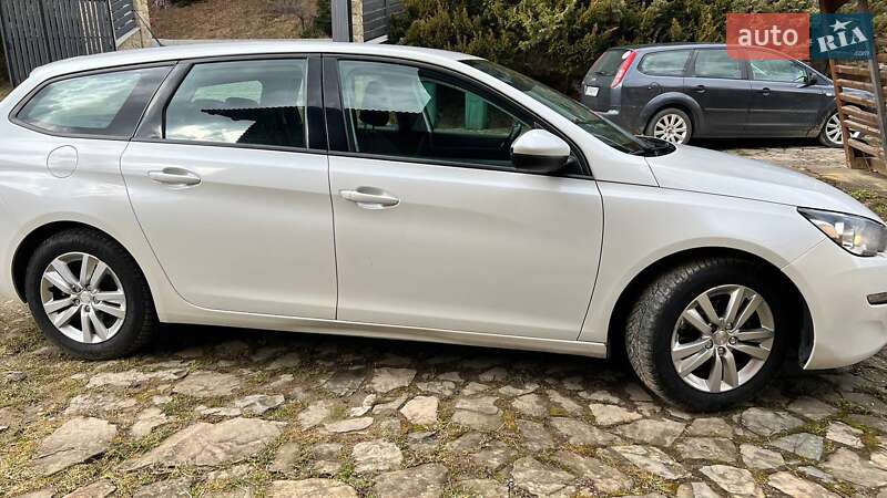 Універсал Peugeot 308 2015 в Яремчі