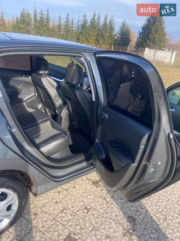 Хетчбек Peugeot 308 2007 в Шептицькому