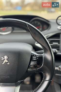Хетчбек Peugeot 308 2014 в 
