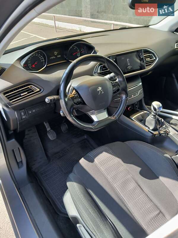 Універсал Peugeot 308 2015 в Черкасах