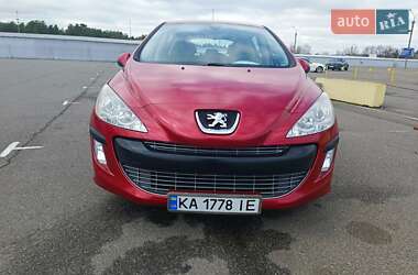 Хэтчбек Peugeot 308 2008 в Киеве