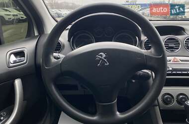 Хэтчбек Peugeot 308 2012 в 