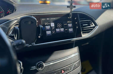 Универсал Peugeot 308 2015 в 