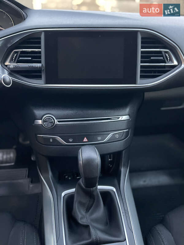 Универсал Peugeot 308 2015 в Луцке