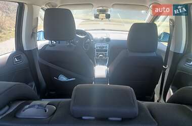 Хетчбек Peugeot 308 2011 в 