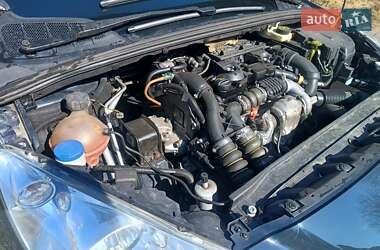 Хетчбек Peugeot 308 2011 в 