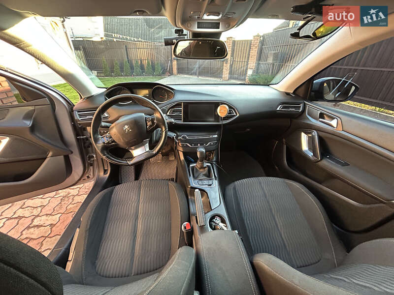 Универсал Peugeot 308 2015 в Киеве