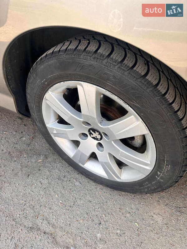 Універсал Peugeot 308 2011 в Дубні