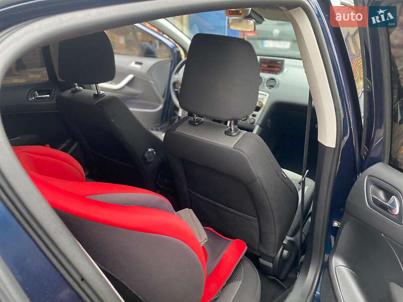 Хетчбек Peugeot 308 2011 в Луцьку