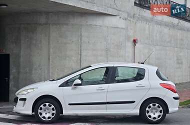 Хэтчбек Peugeot 308 2010 в Львове