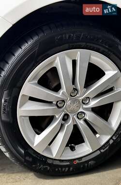 Хетчбек Peugeot 308 2016 в 