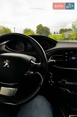 Хетчбек Peugeot 308 2016 в 