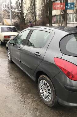 Хетчбек Peugeot 308 2011 в 