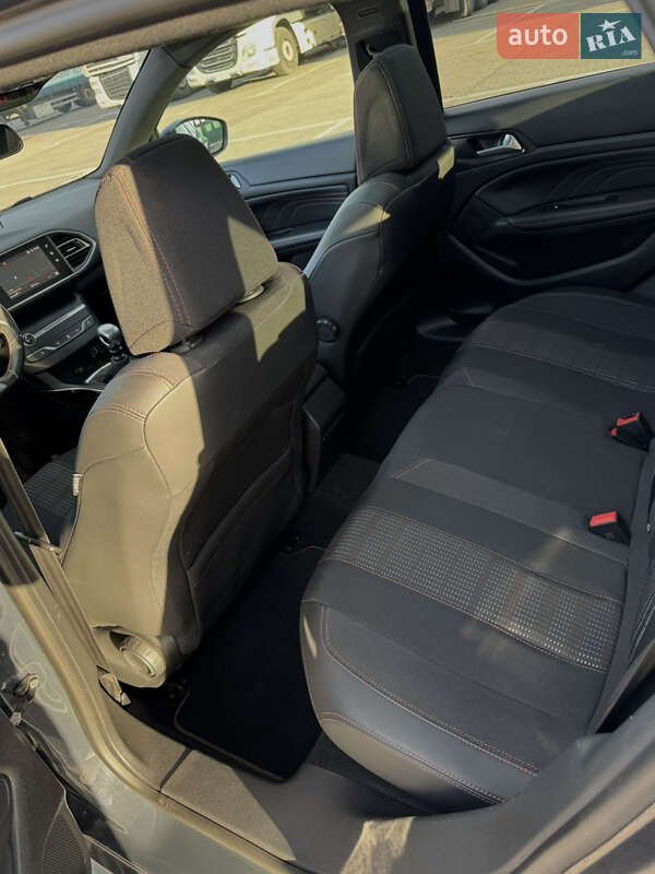 Универсал Peugeot 308 2018 в Львове