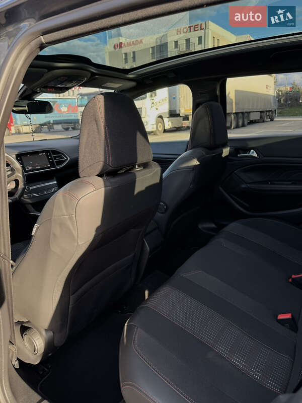 Универсал Peugeot 308 2018 в Львове