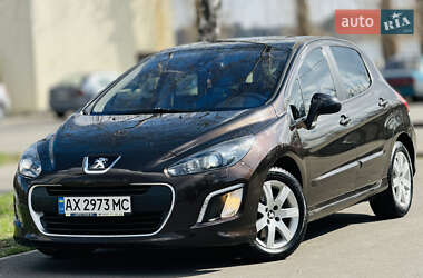 Хэтчбек Peugeot 308 2012 в 