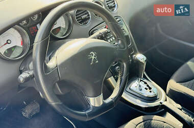 Хэтчбек Peugeot 308 2012 в 