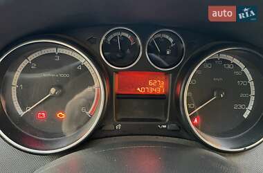 Хетчбек Peugeot 308 2011 в 