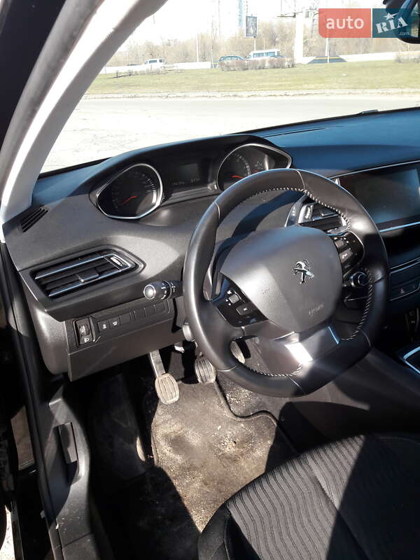 Универсал Peugeot 308 2015 в Киеве