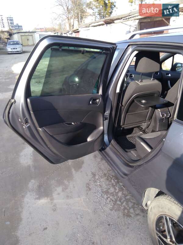 Універсал Peugeot 308 2011 в Львові