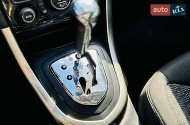 Хэтчбек Peugeot 308 2012 в 