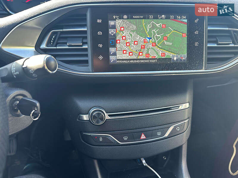 Хетчбек Peugeot 308 2014 в Житомирі